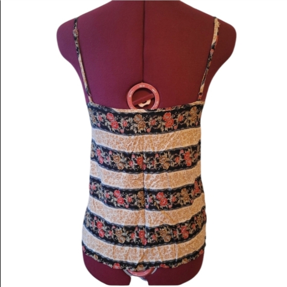 entro Crochet Boho V-Neck Front Button Spaghetti Strap Tank Top, Size M - Picture 3 of 7